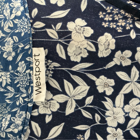 Westport Blue and White Floral Top - Picture 4 of 5